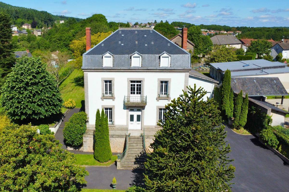 Maison à SAINT-SULPICE-LAURIERE