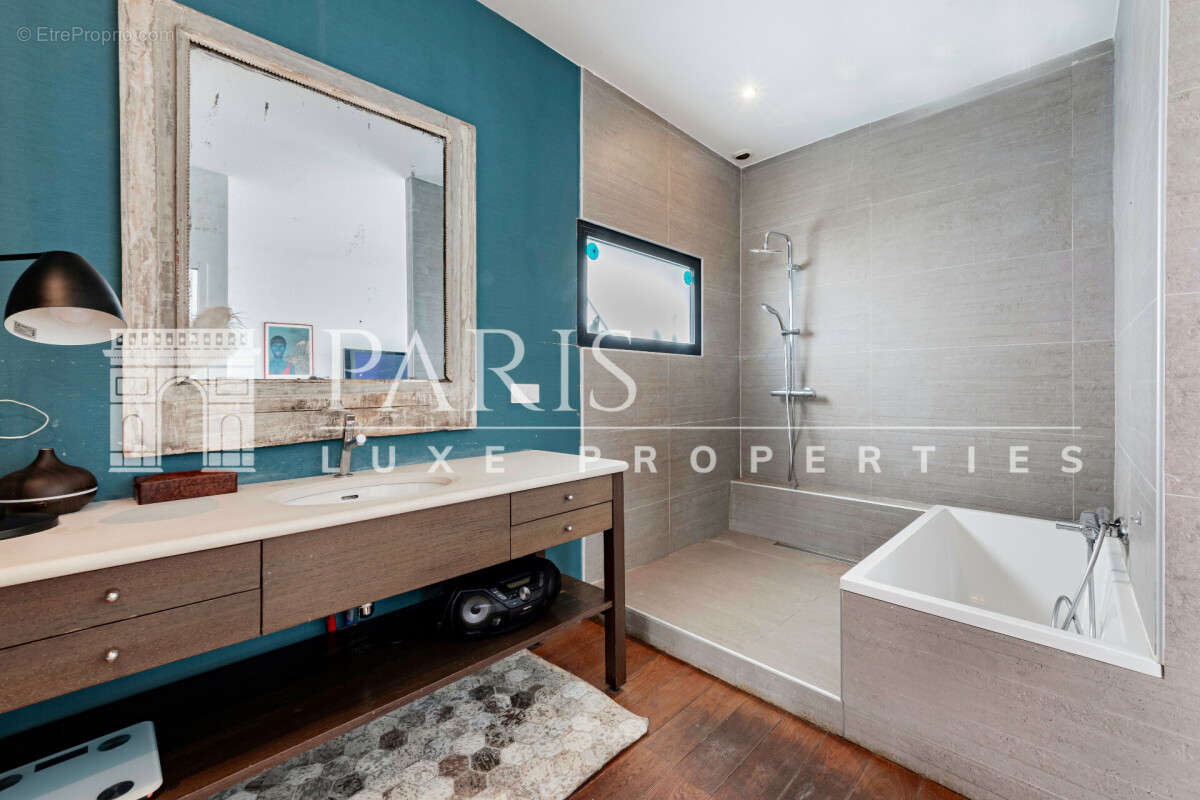 Appartement à AUBERVILLIERS