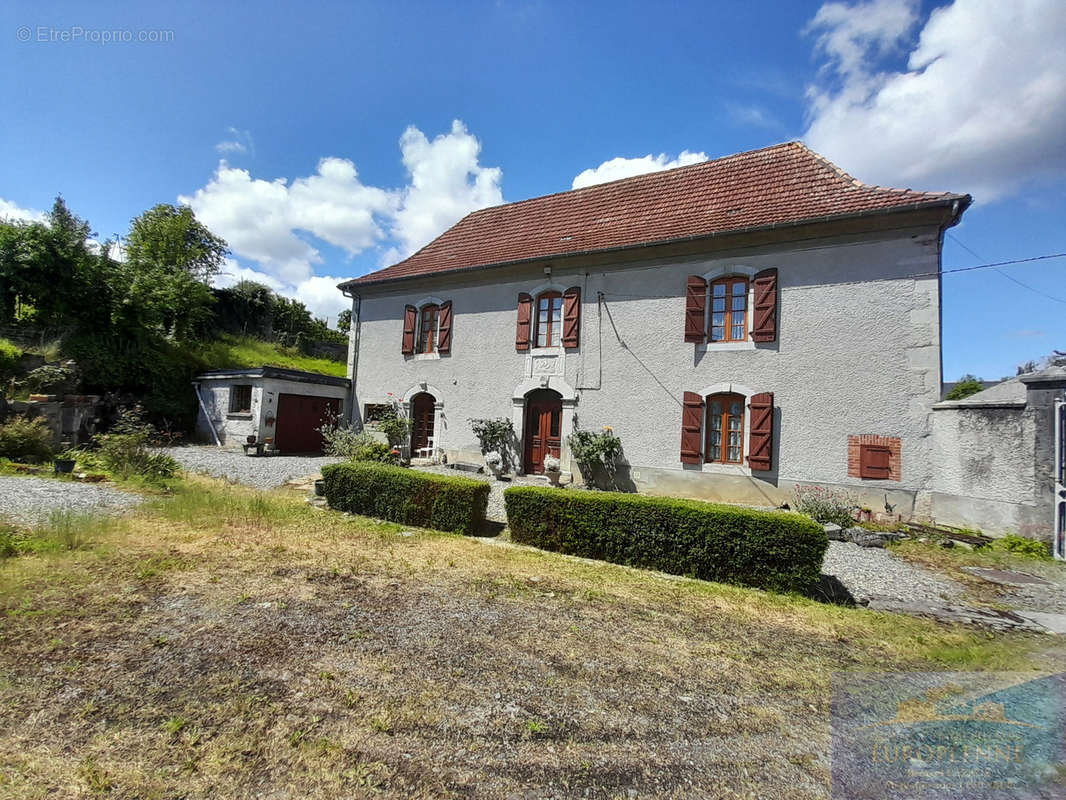 Maison à POUEYFERRE