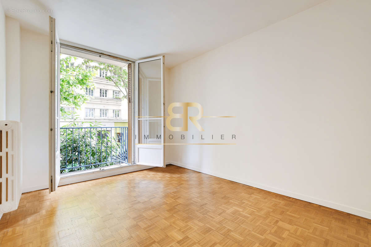 Appartement à PARIS-19E