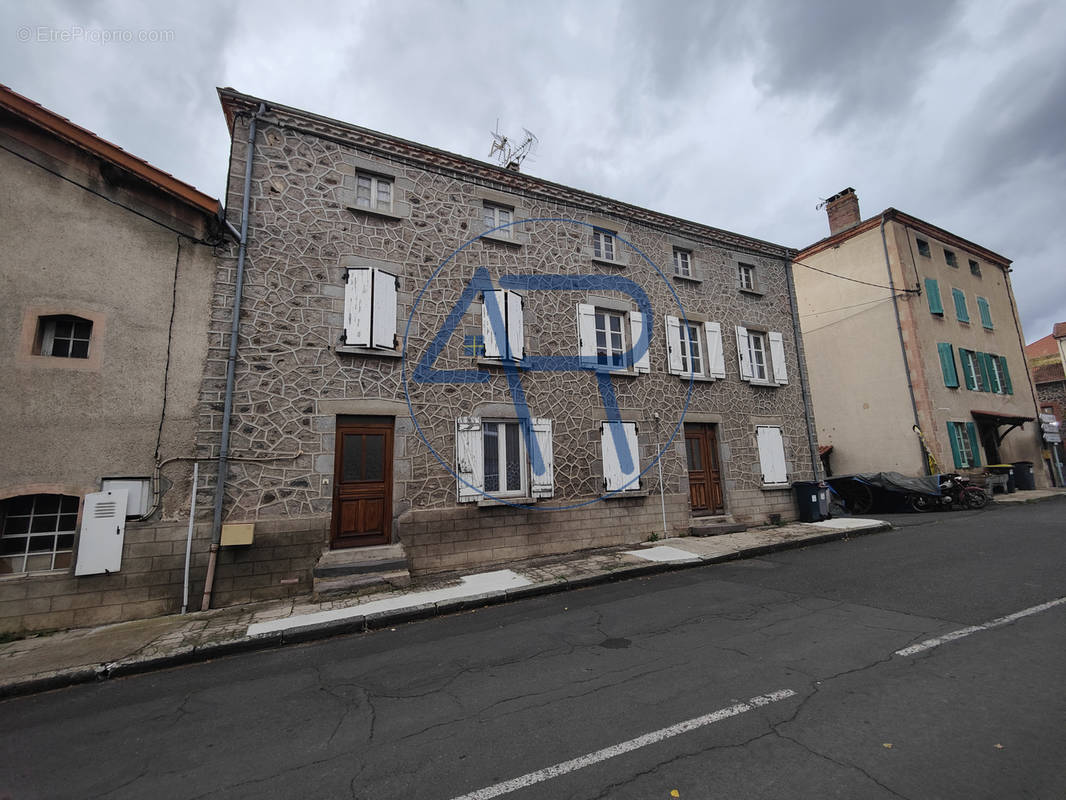 Maison à SAINT-GEORGES-D&#039;AURAC