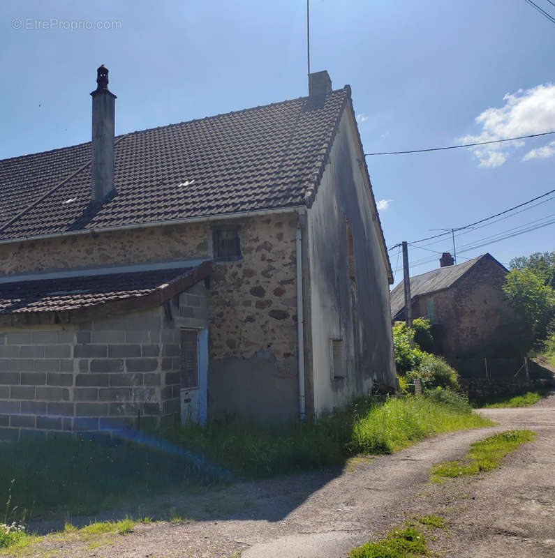 Maison à MONTREUILLON