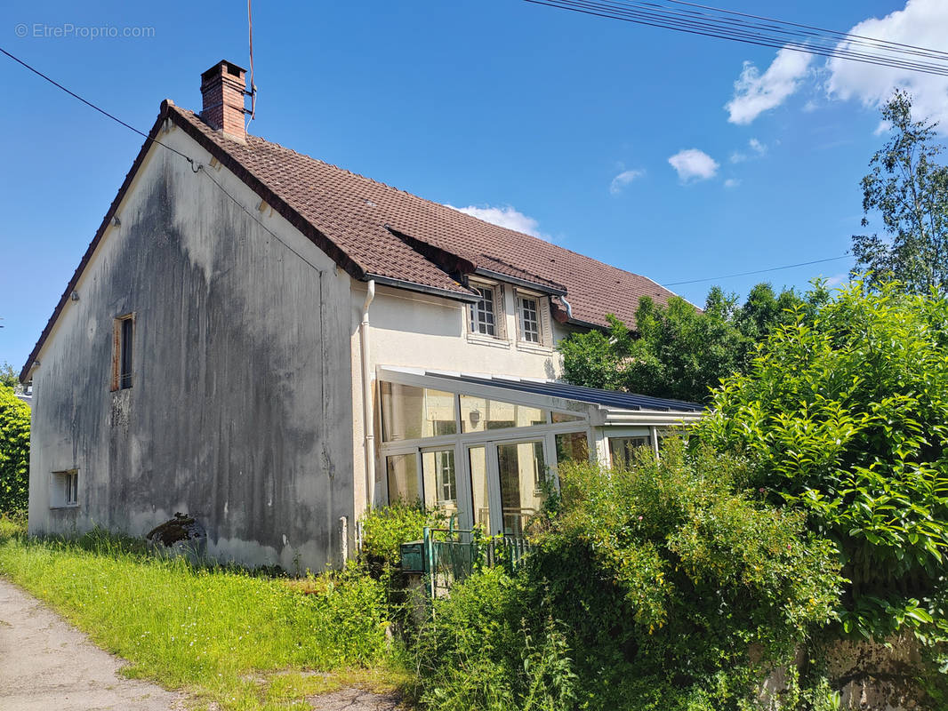 Maison à MONTREUILLON