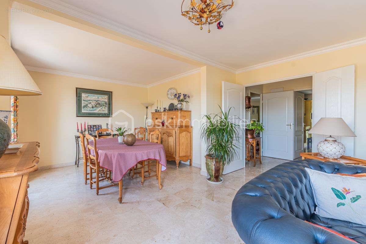 Appartement à HYERES