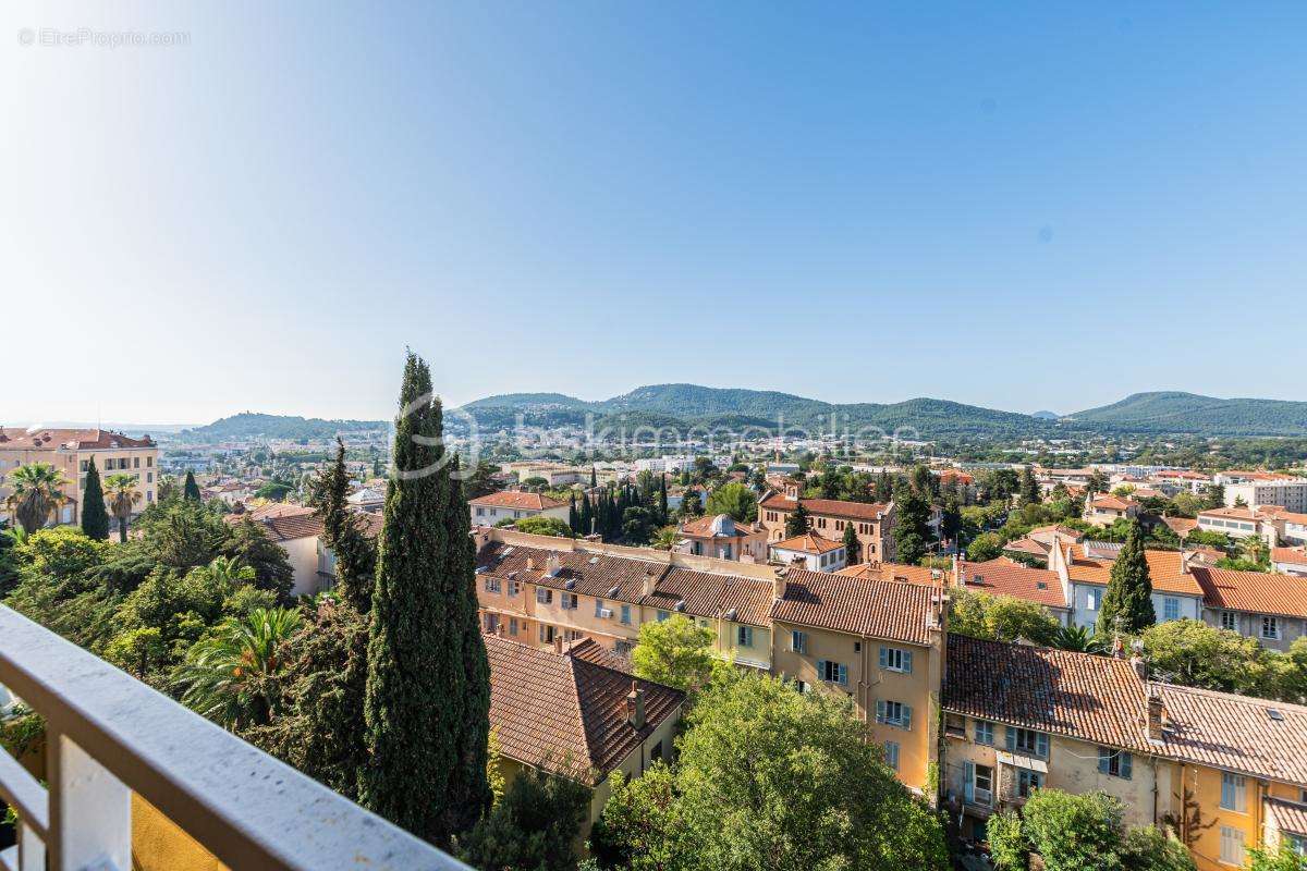 Appartement à HYERES