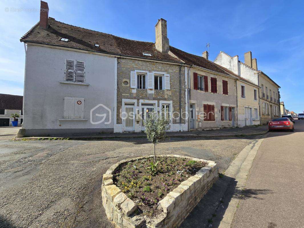 Appartement à SAINT-PIERRE-LE-MOUTIER