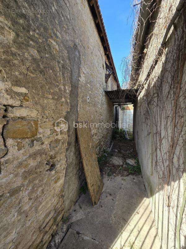 Appartement à SAINT-PIERRE-LE-MOUTIER