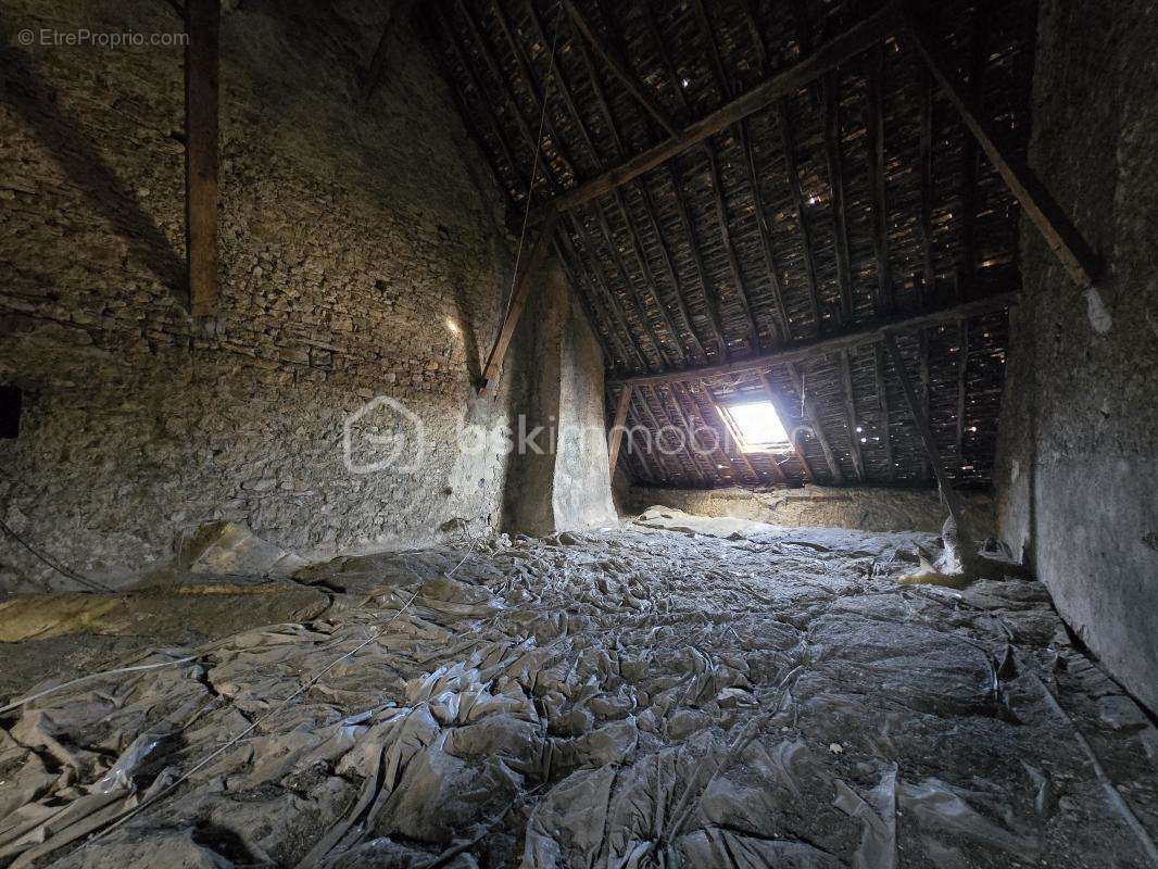 Appartement à SAINT-PIERRE-LE-MOUTIER