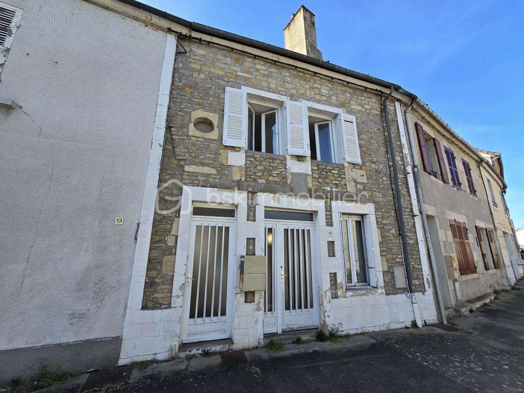 Appartement à SAINT-PIERRE-LE-MOUTIER