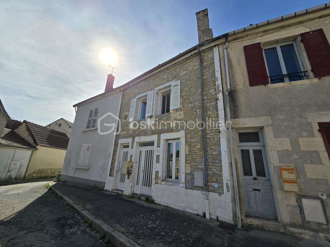 Appartement à SAINT-PIERRE-LE-MOUTIER