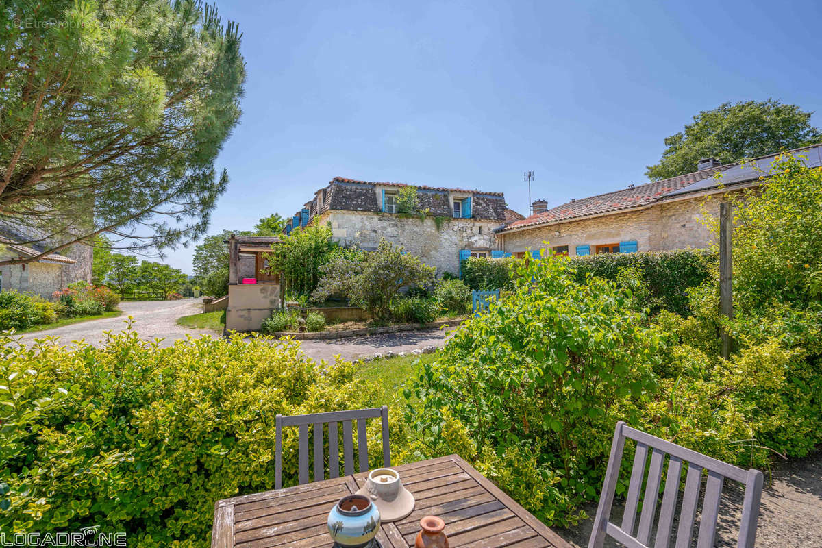 Maison à TOMBEBOEUF