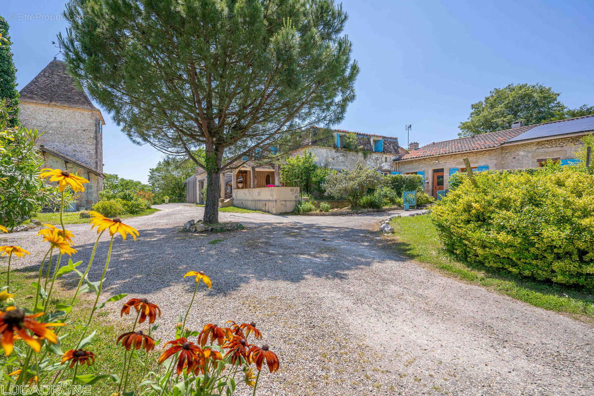 Maison à TOMBEBOEUF