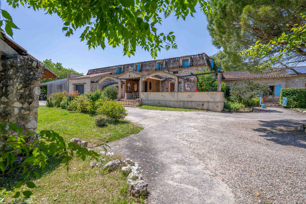 Maison à TOMBEBOEUF