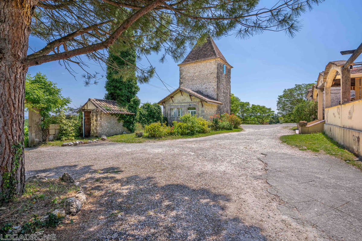 Maison à TOMBEBOEUF