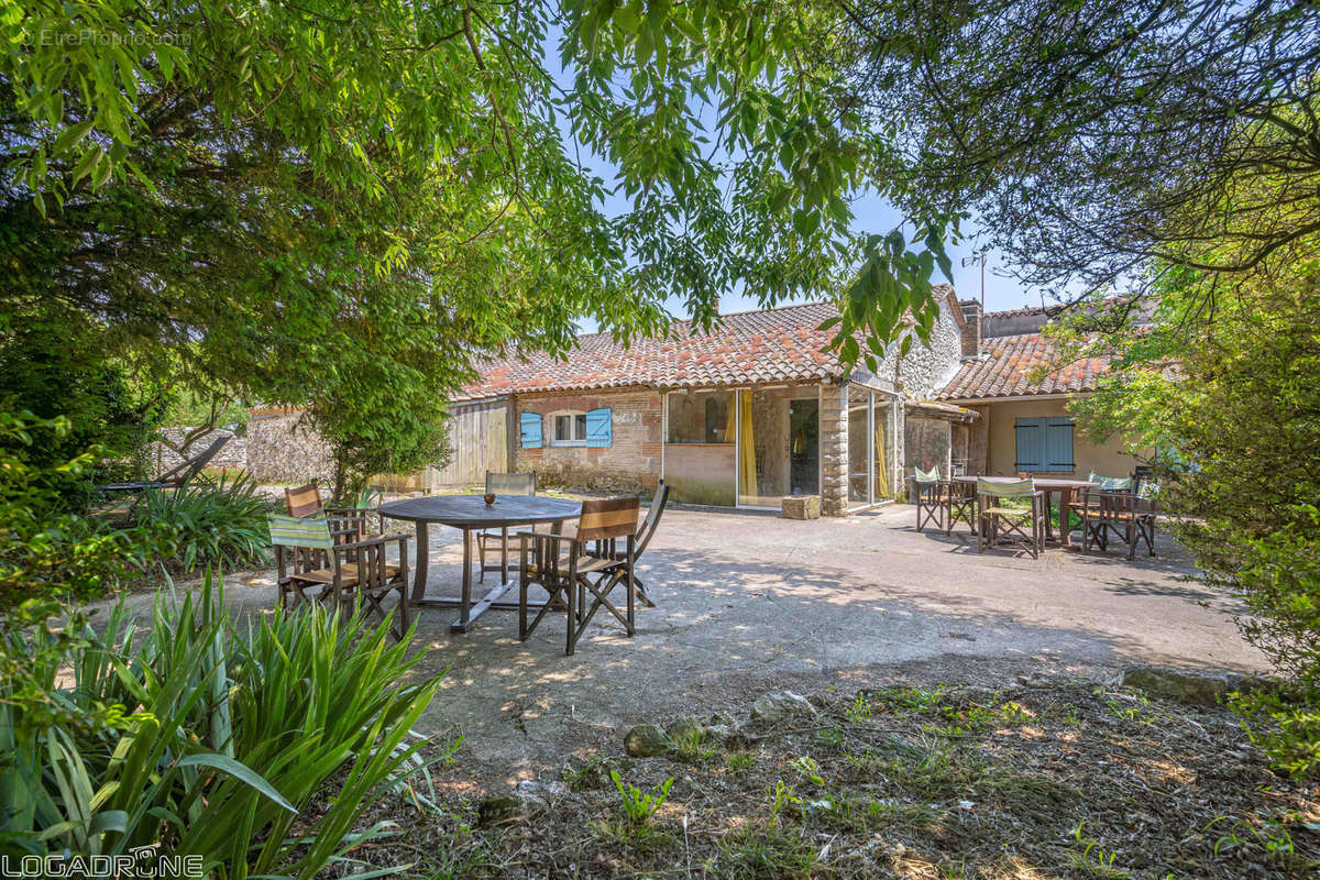 Maison à TOMBEBOEUF