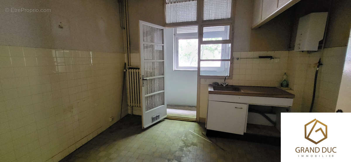 Appartement à MARSEILLE-2E