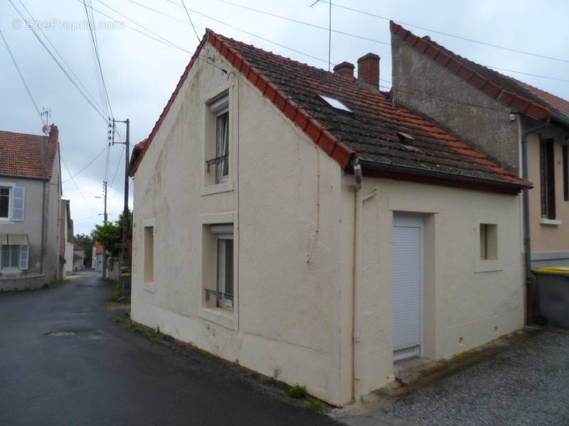 Maison à NERIS-LES-BAINS