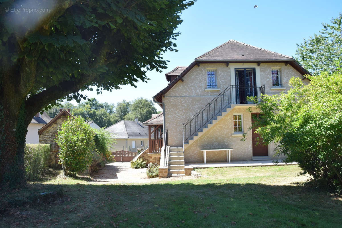 Maison à ARNAC-POMPADOUR