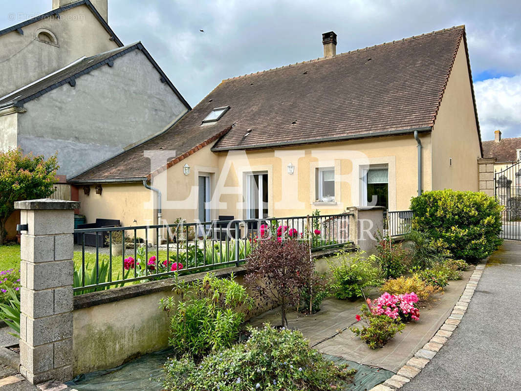 Maison à LA FRESNAYE-SUR-CHEDOUET