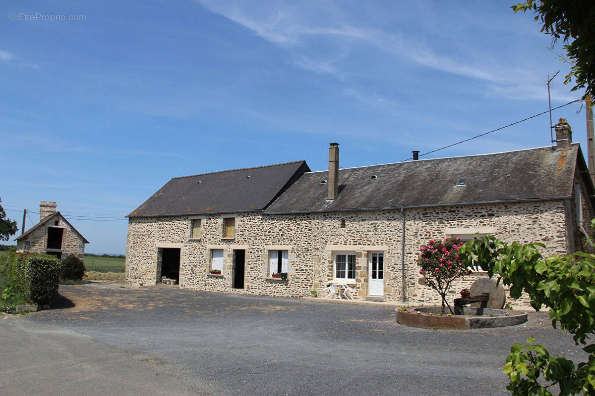 Maison à JAVRON-LES-CHAPELLES