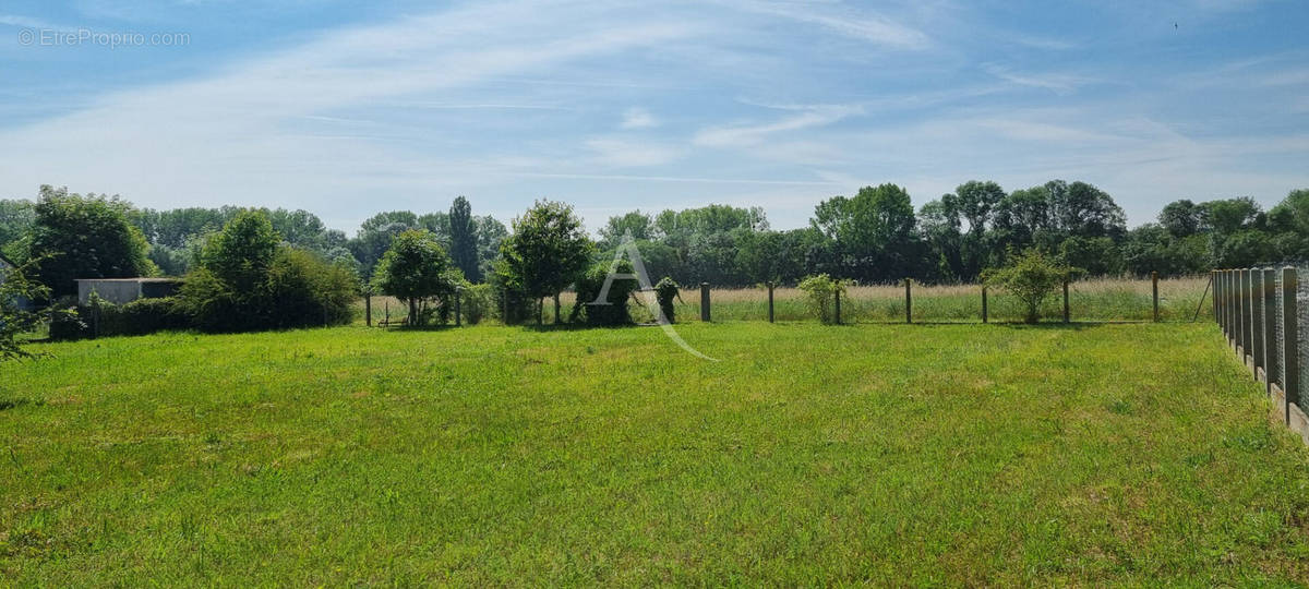 Terrain à HUISSEAU-SUR-COSSON