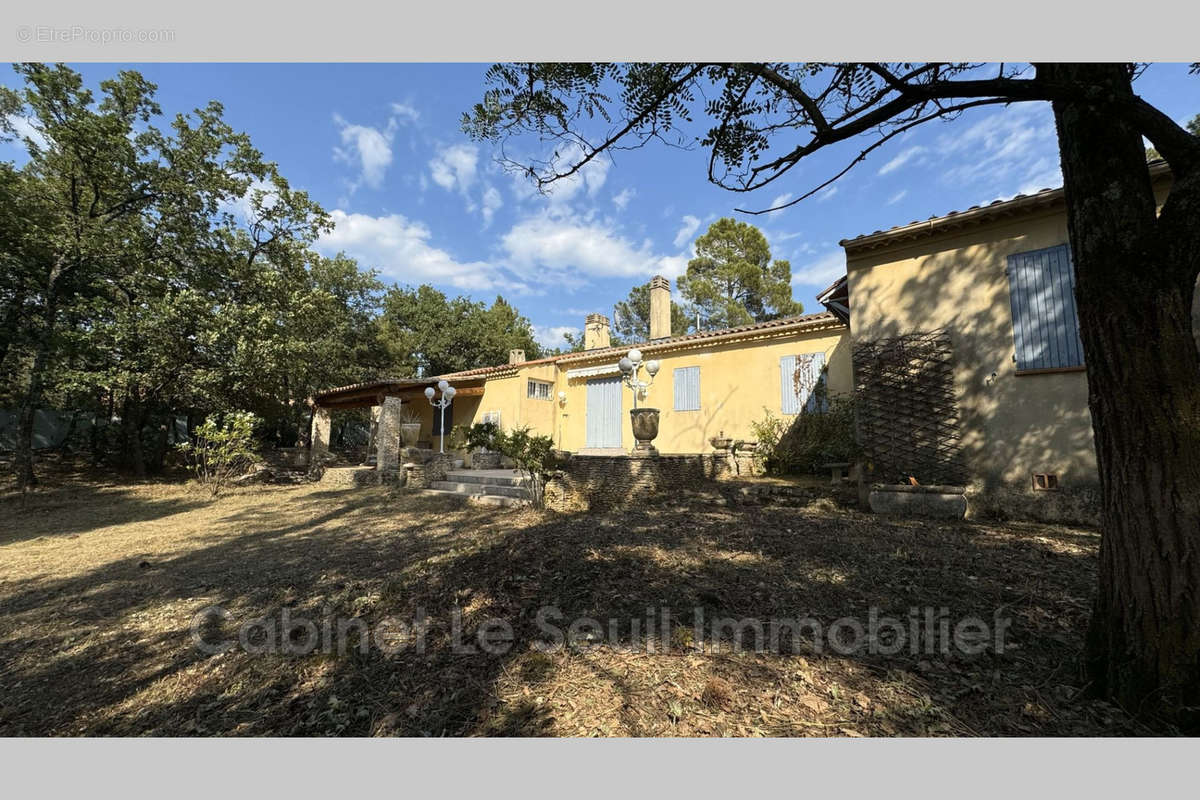 Maison à SAINT-SATURNIN-LES-APT