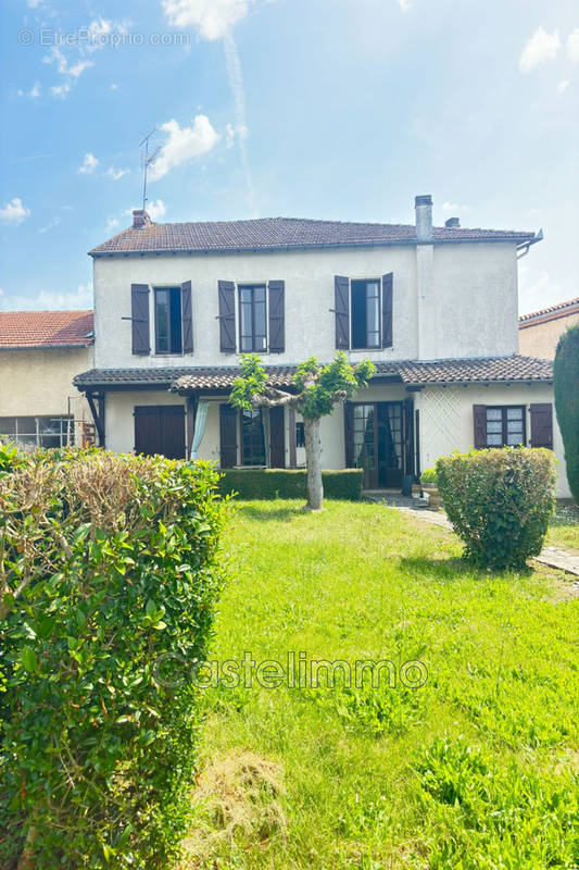 Maison à CASTELSARRASIN