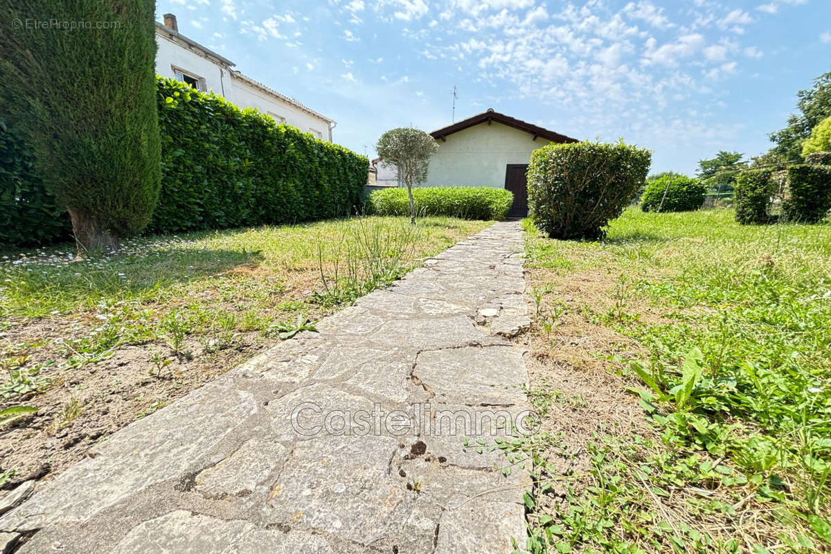 Maison à CASTELSARRASIN