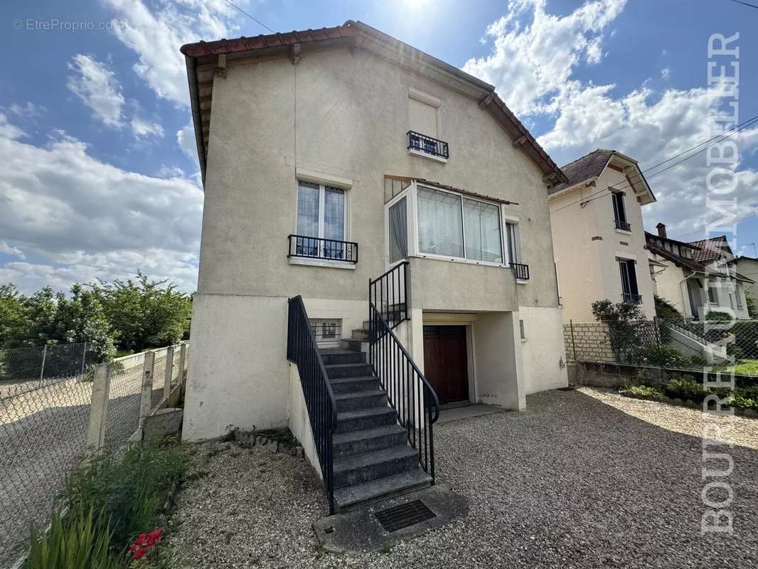 Maison à JOIGNY