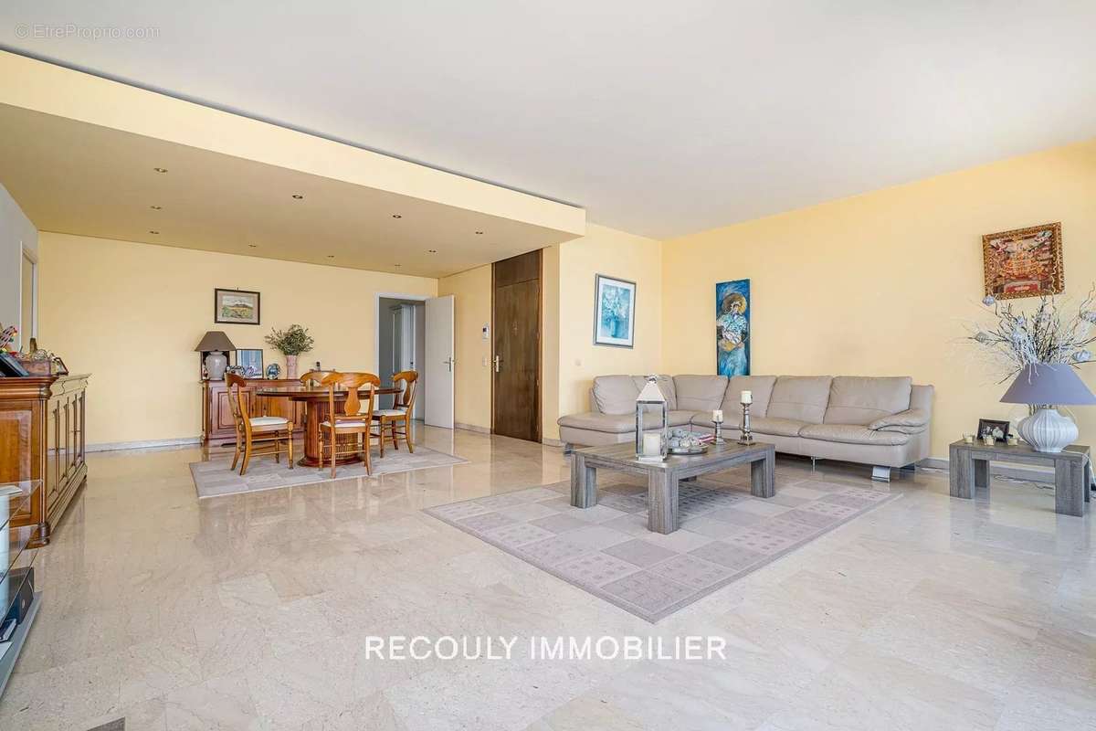 Appartement à MARSEILLE-7E