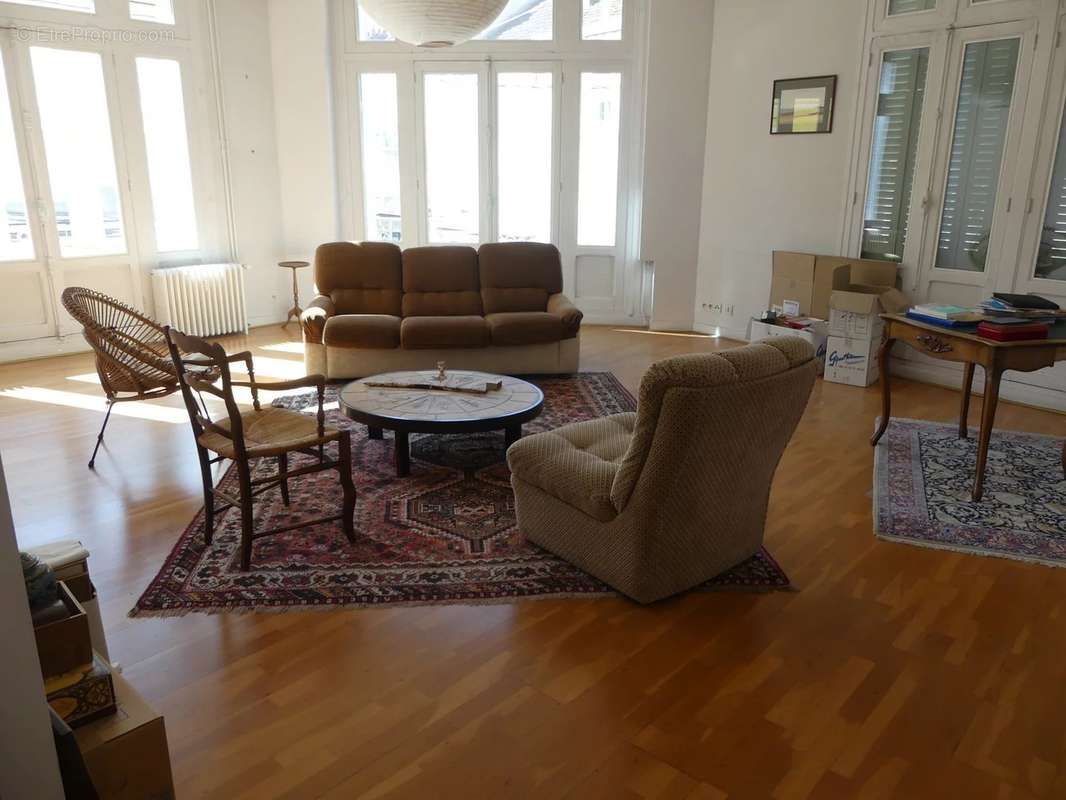 Appartement à MONTCEAU-LES-MINES