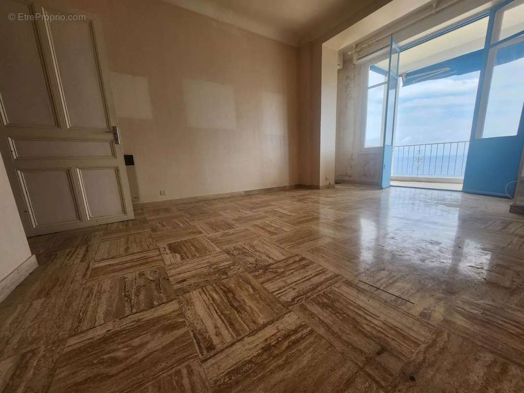 Appartement à ROQUEBRUNE-CAP-MARTIN