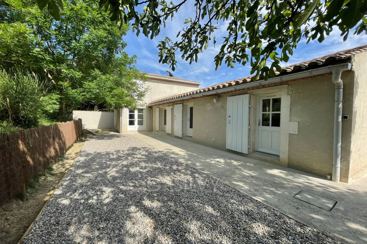 Maison à BOLLENE