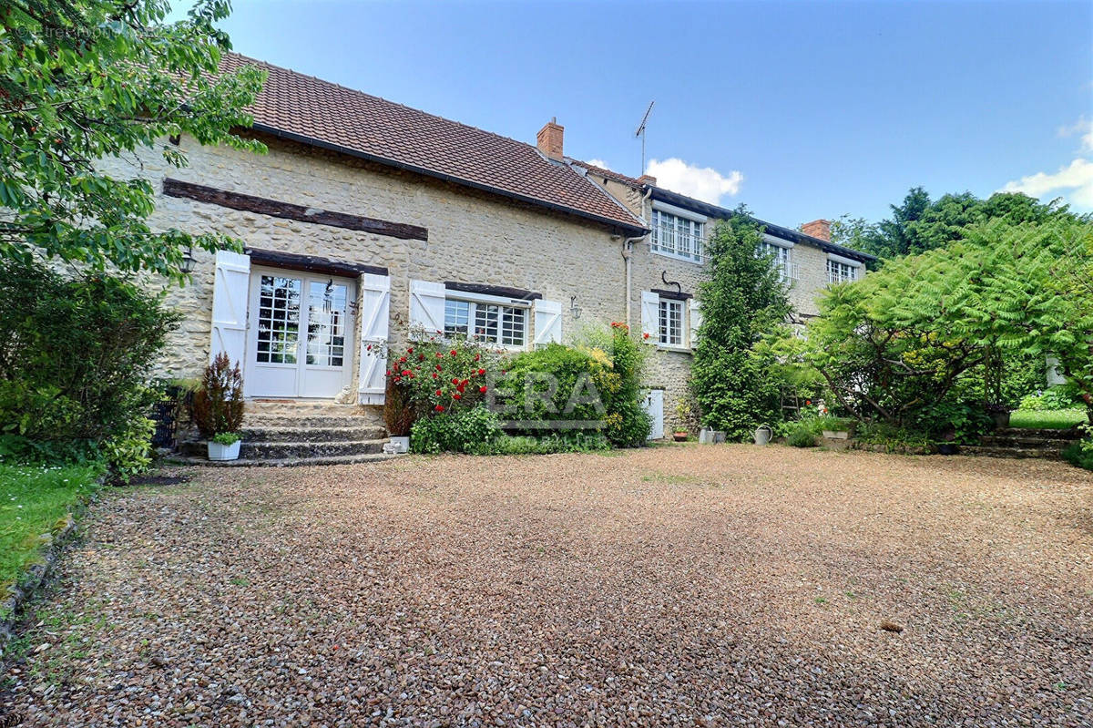 Maison à AUTRUY-SUR-JUINE