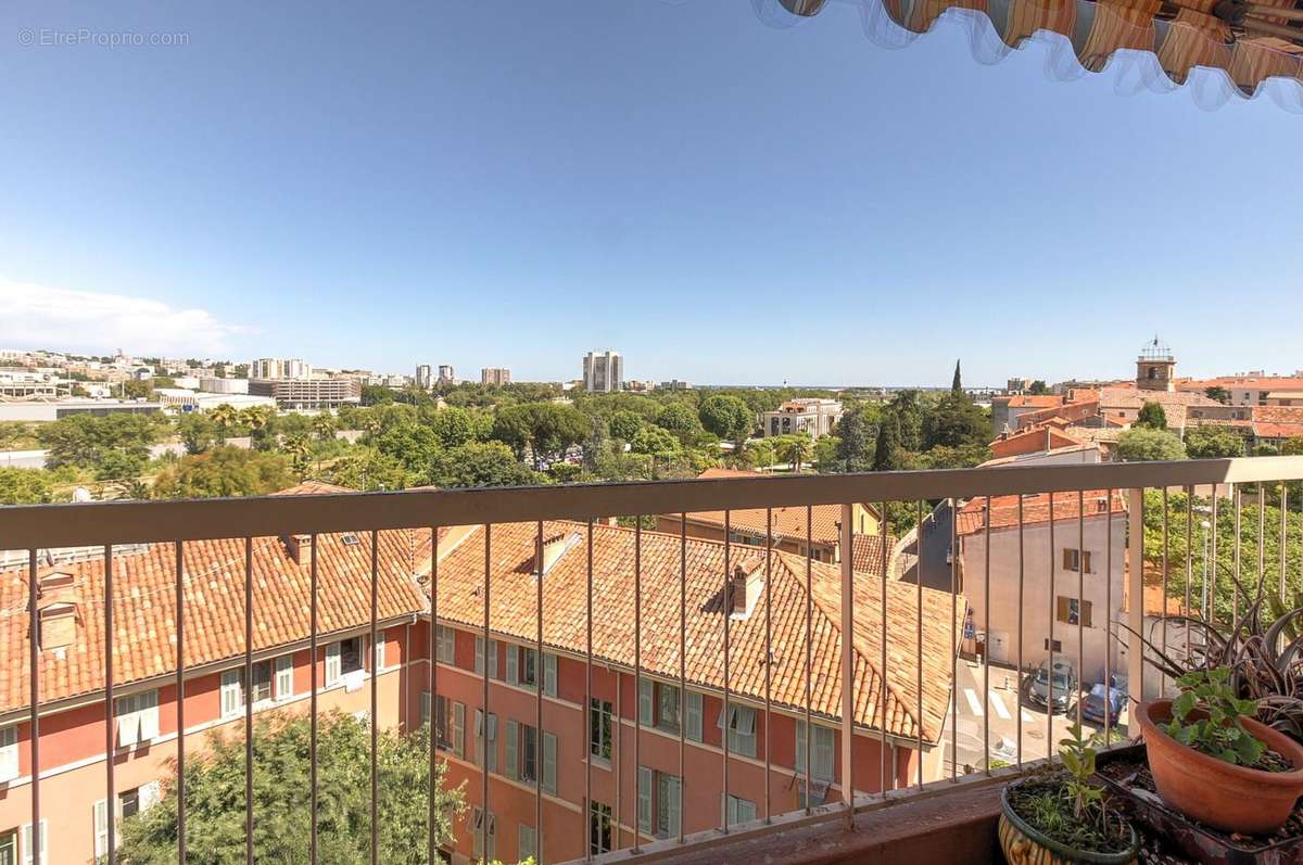 Appartement à SAINT-LAURENT-DU-VAR