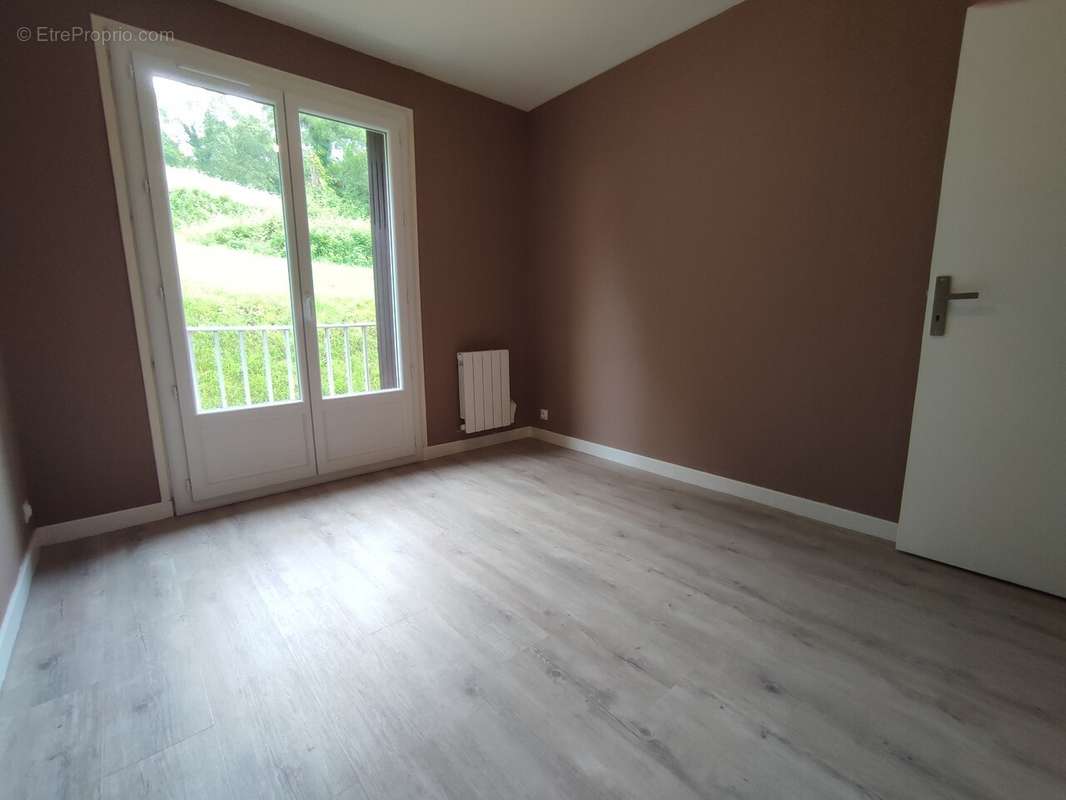 Appartement à SAINT-CLAIR-DU-RHONE