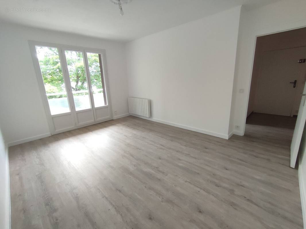 Appartement à SAINT-CLAIR-DU-RHONE