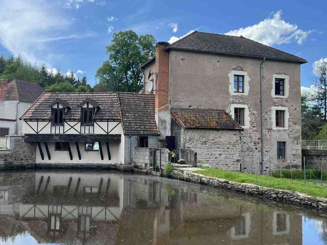 Maison à CHAROLLES