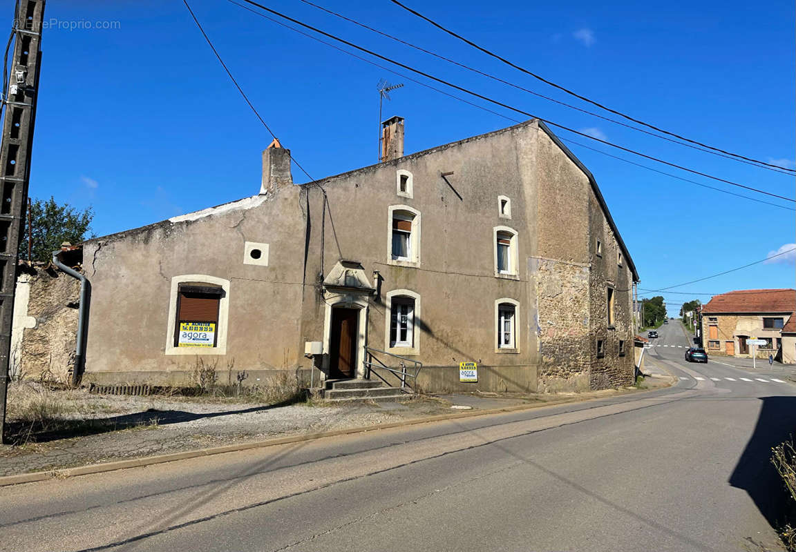 Maison à MAIRY-MAINVILLE