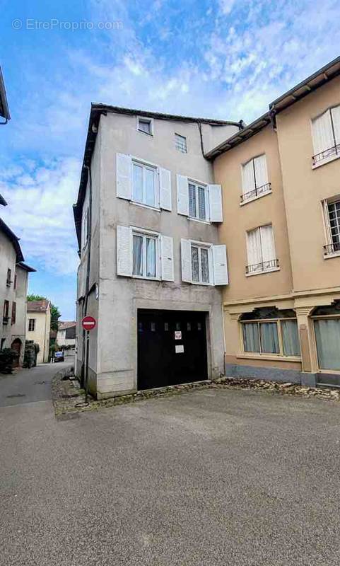 Appartement à SAINT-LEONARD-DE-NOBLAT