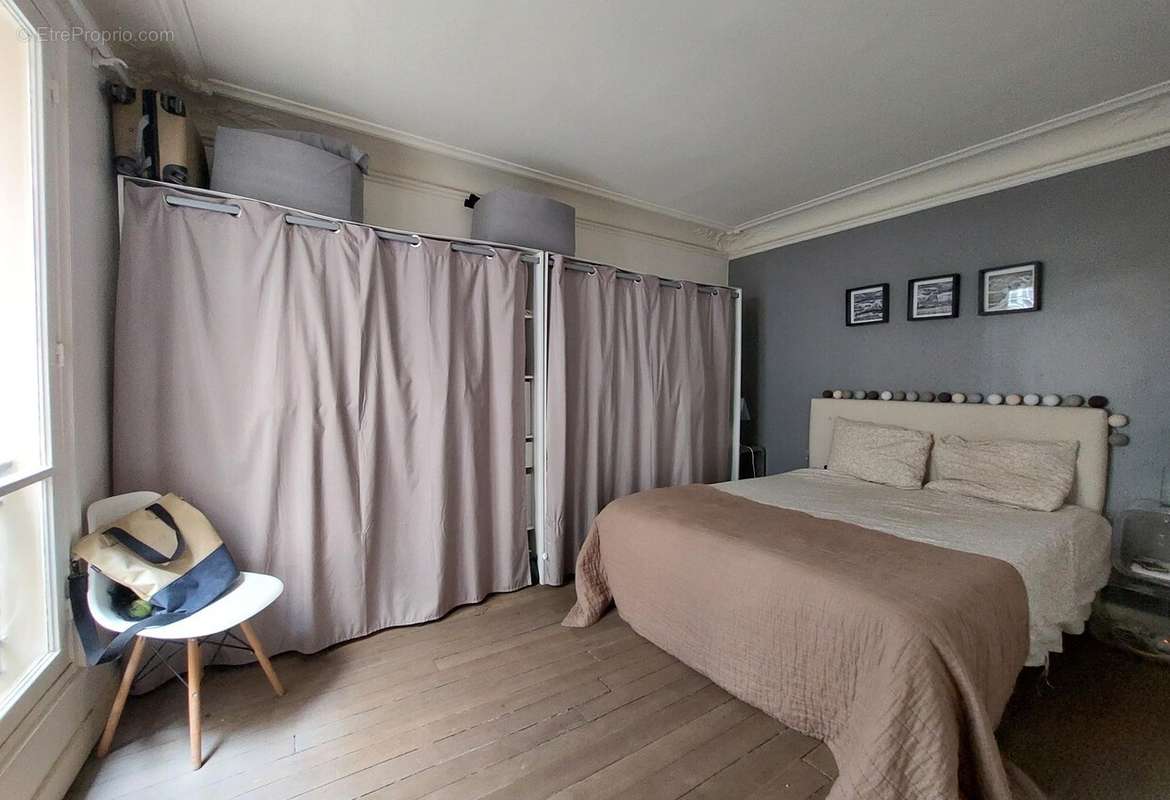 Appartement à PARIS-1E