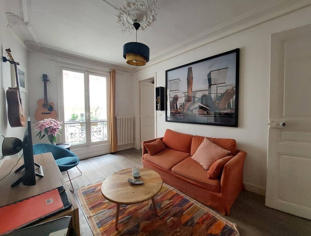 Appartement à PARIS-1E