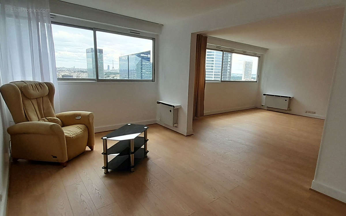 Appartement à COURBEVOIE