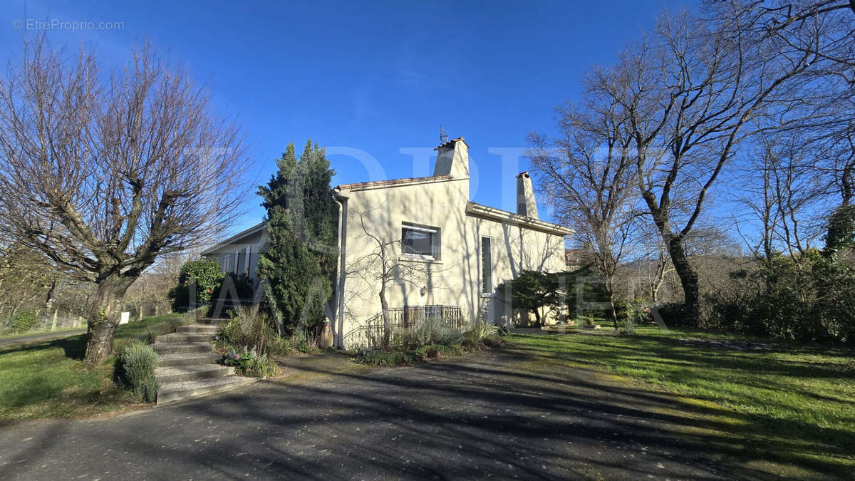 Maison à AIGUEFONDE