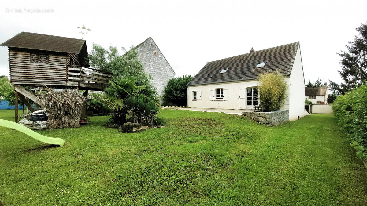 Maison à MICHERY