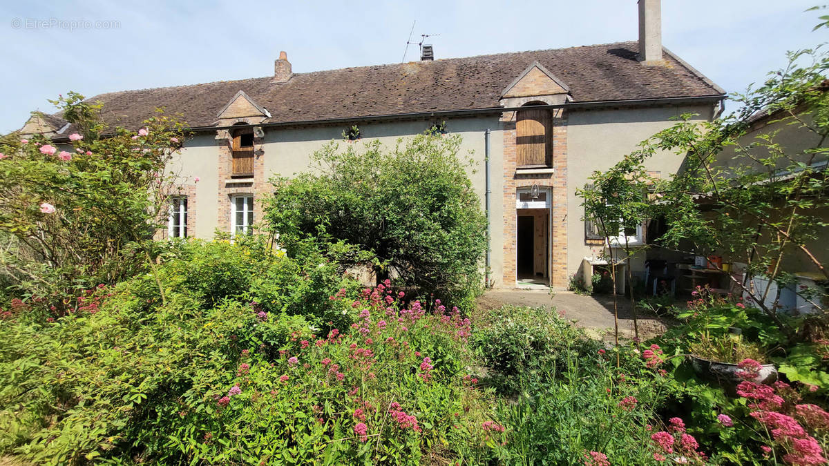 Maison à GISY-LES-NOBLES