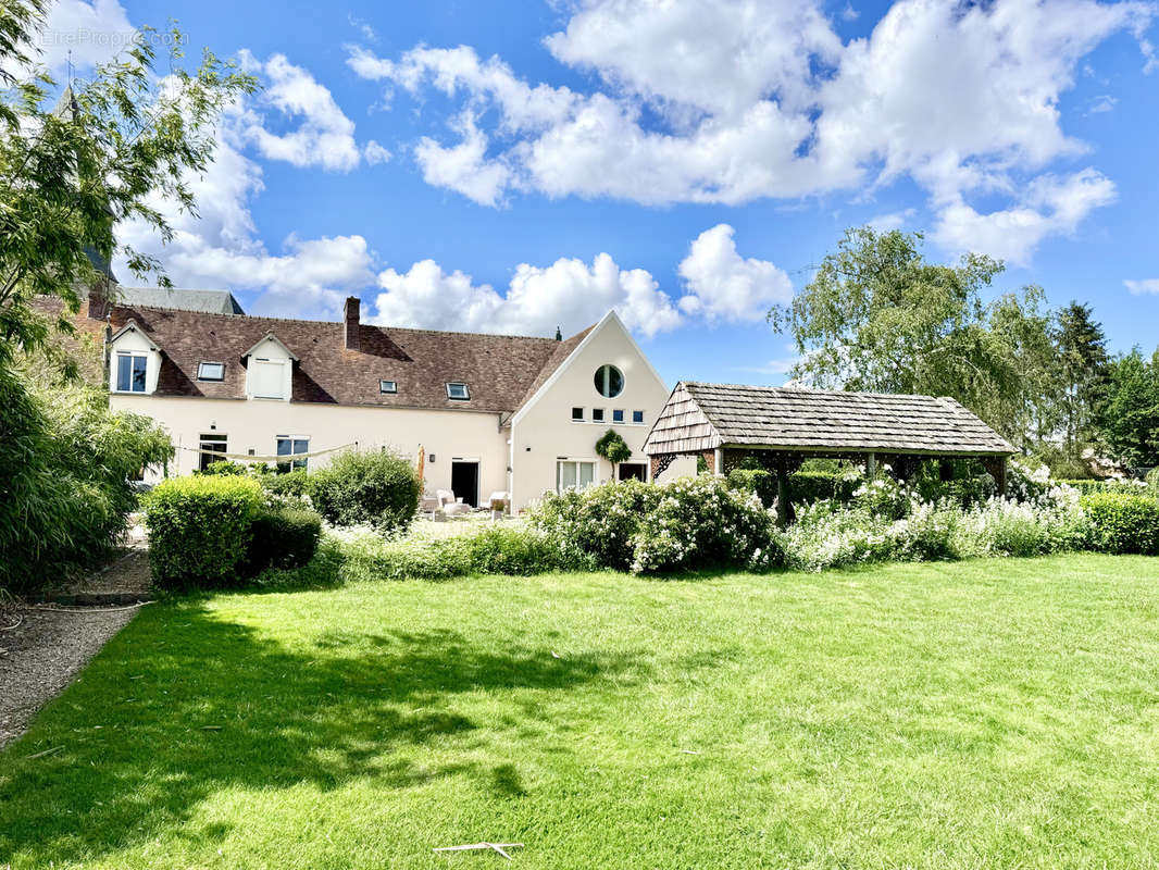 Maison à HOUDAN