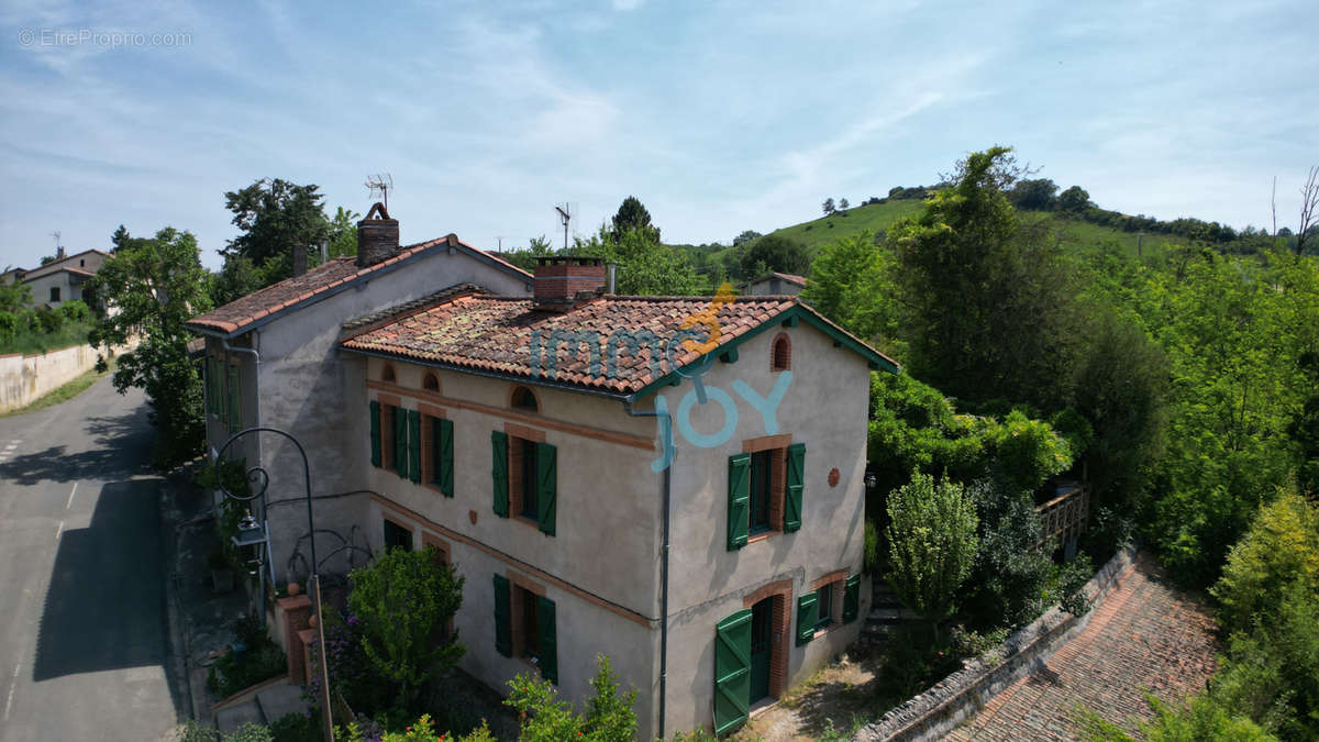 Maison à MONTESQUIEU-VOLVESTRE