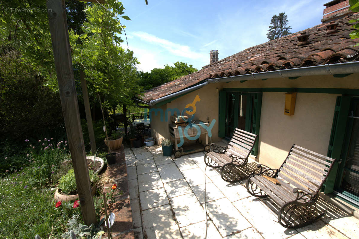 Maison à MONTESQUIEU-VOLVESTRE