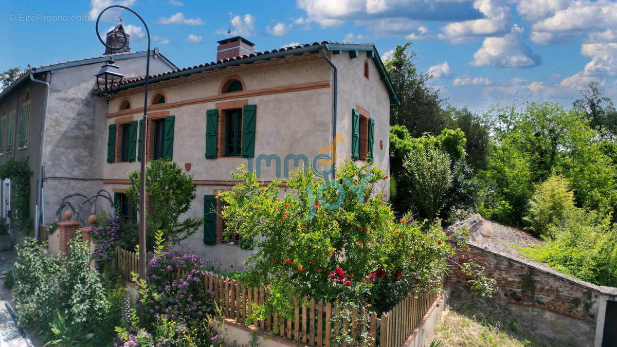 Maison à MONTESQUIEU-VOLVESTRE